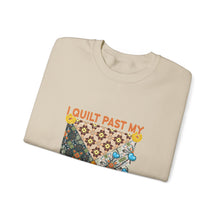 I Quilt Past My Bedtime Unisex Heavy Blend™ Crewneck Sweatshirt
