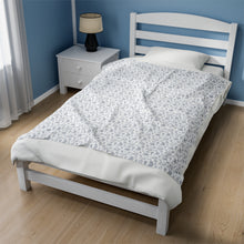 Outlined Sewing Elements Velveteen Plush Blanket