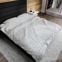 Outlined Sewing Elements Velveteen Plush Blanket