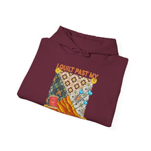I Quilt Past My Bedtime Unisex Heavy Blend™ Hooded Sweatshirt