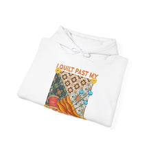 I Quilt Past My Bedtime Unisex Heavy Blend™ Hooded Sweatshirt
