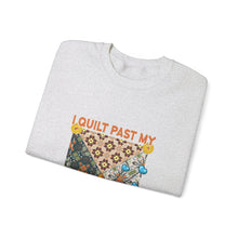 I Quilt Past My Bedtime Unisex Heavy Blend™ Crewneck Sweatshirt