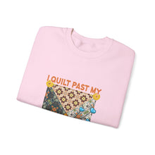 I Quilt Past My Bedtime Unisex Heavy Blend™ Crewneck Sweatshirt